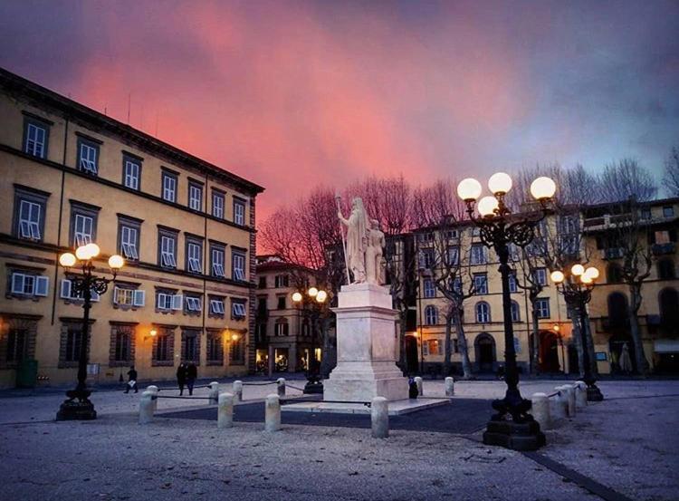 Piazza Napoleone Sweet Apartment Лукка Экстерьер фото